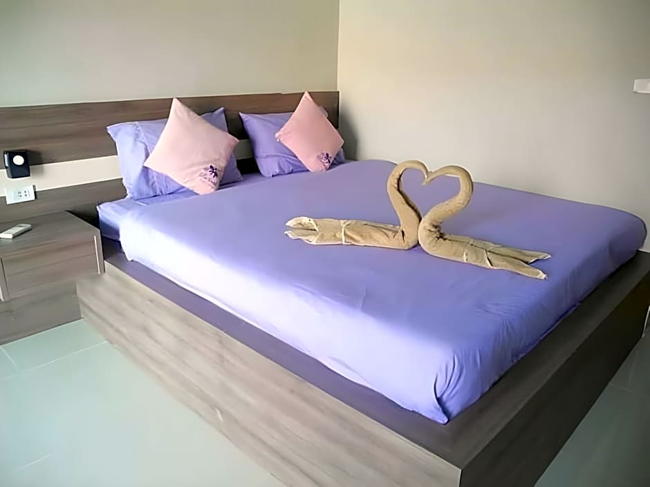 Bee Orchid Pool Villa