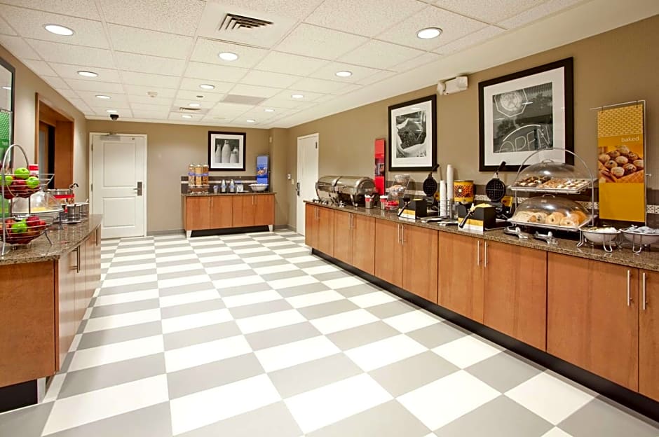 Hampton Inn By Hilton & Suites Phoenix Glendale-Westgate