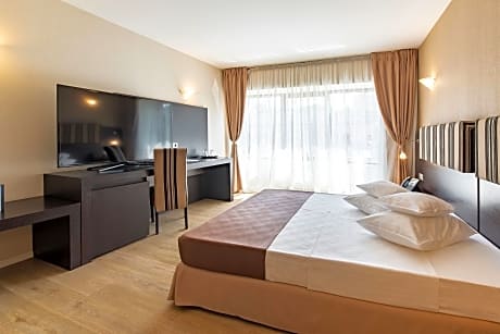 Junior Suite with Jacuzzi