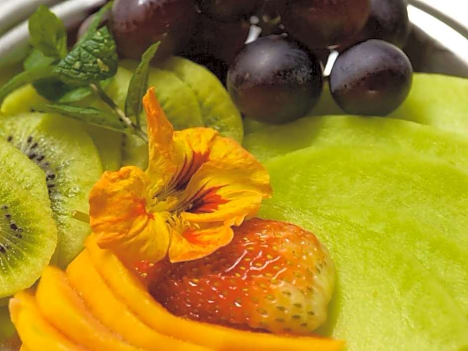 Sea Whisper Guest House & Self Catering