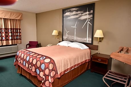 Queen Room - Mobility Access/Non-Smoking