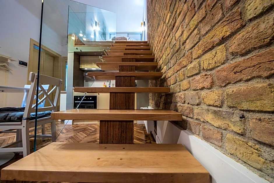 VISAJ Deluxe Downtown