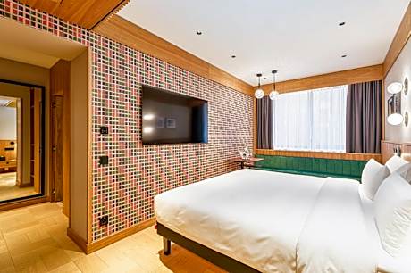 Deluxe King Room