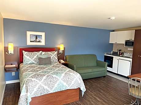 Full Ocean View Room 1 Queen Bed with Sofa Bed & Kitchenette (FOV1FBK)
