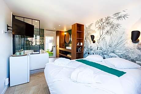 King Room with Spa Bath