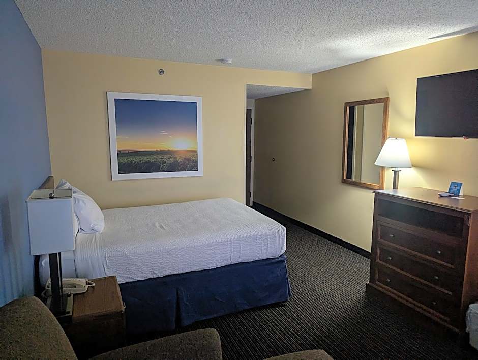 Days Inn by Wyndham Fargo