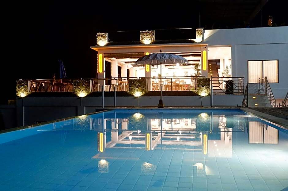 La Cecile Hotel and Cafe
