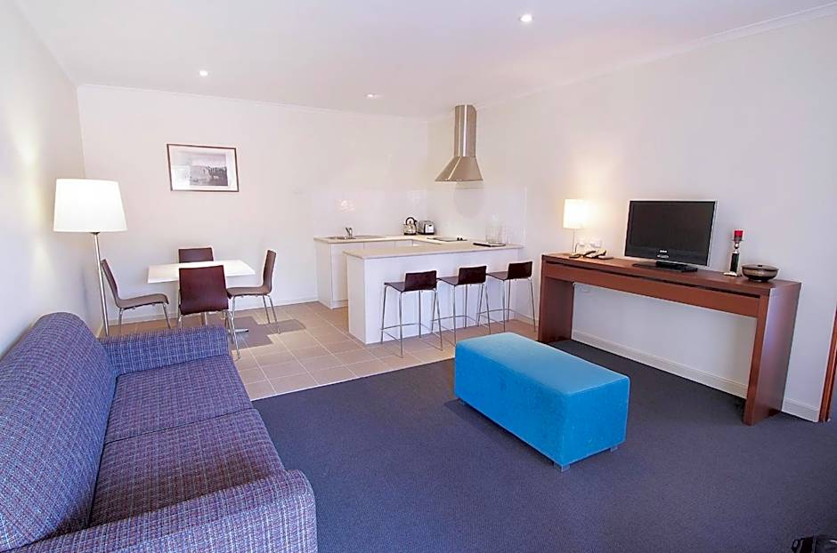 The Standpipe Golf Motor Inn