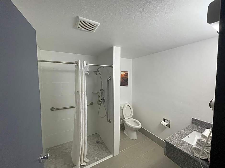 Days Inn by Wyndham Shawnee