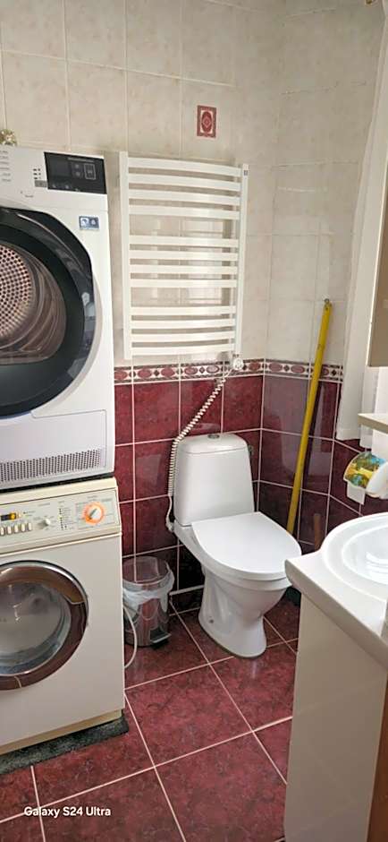 Apartamentai šalia baseino