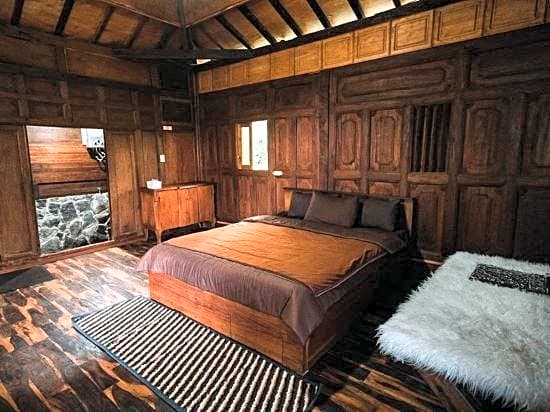 Singgasana Villa & Resto 