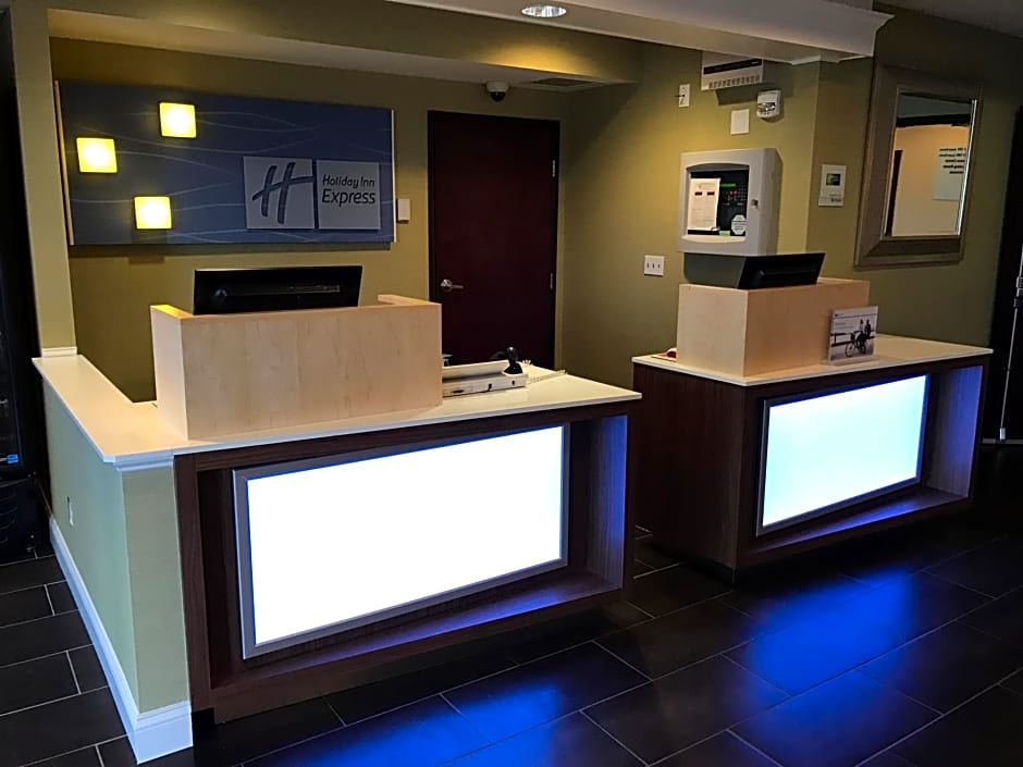 Holiday Inn Express Hotel & Suites St. Paul - Woodbury