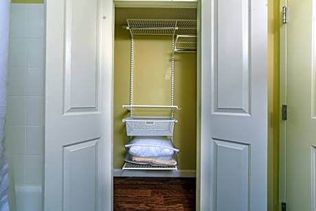 Studio, 2 Queen Beds