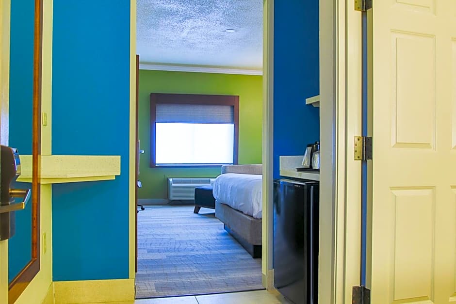Holiday Inn Express Hotel & Suites Mount Pleasant By IHG