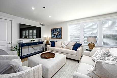 Thomas Sea Suites