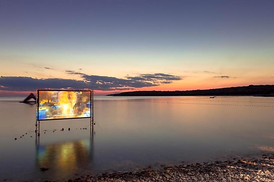 Luxury Glamping Beach Villas Porto Bus