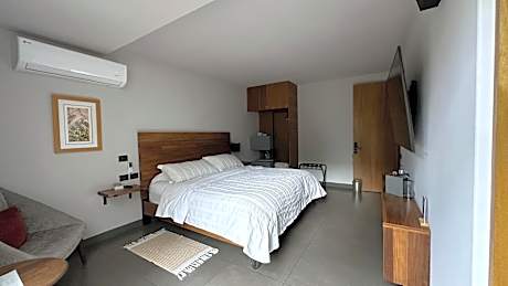 Deluxe Double Room with Bath