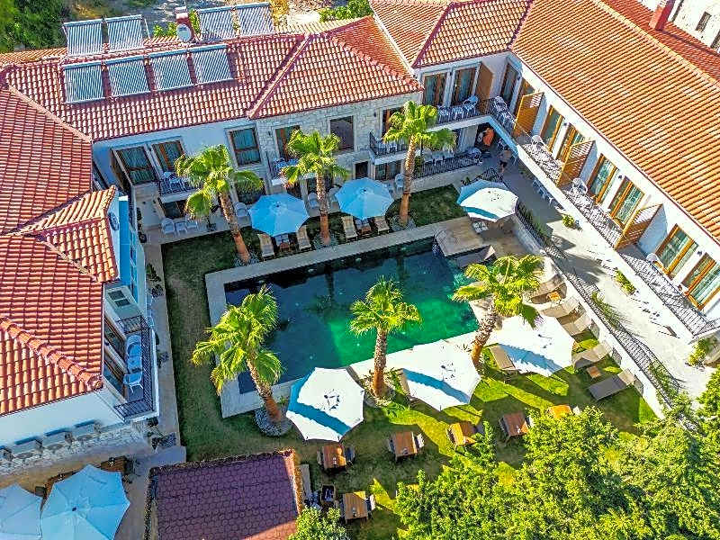 Icarus Hotel Ala?at?