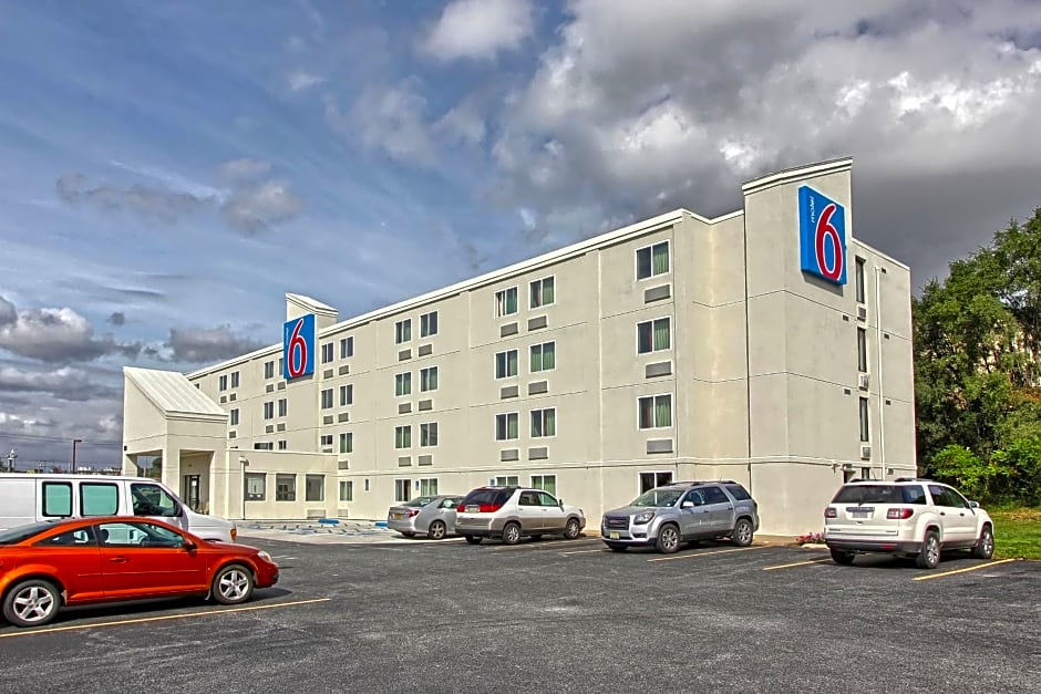 Motel 6-York, PA - North