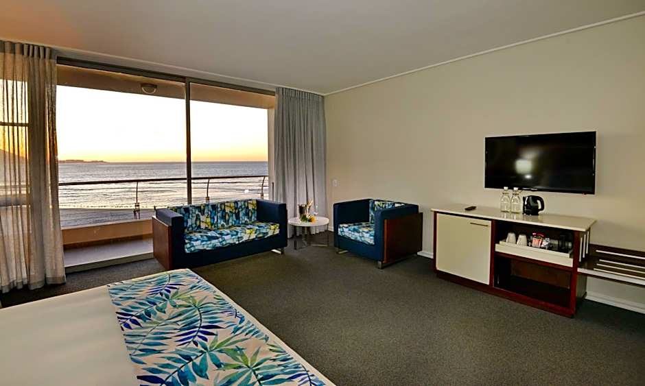 Lagoon Beach Hotel & Spa