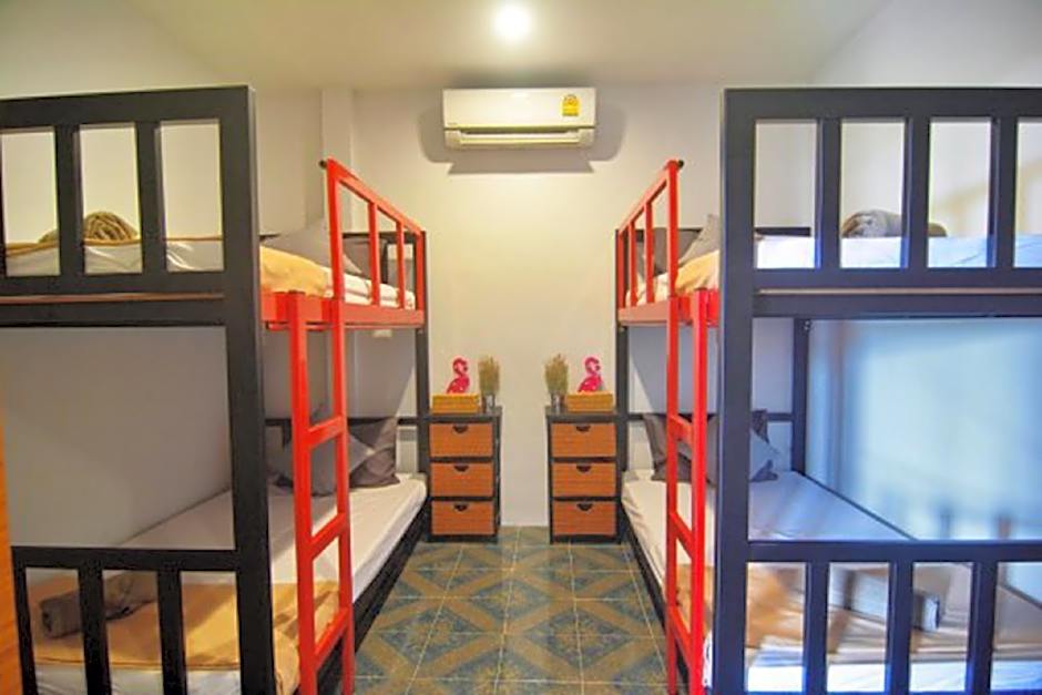 Lanta Hostel - Adult only