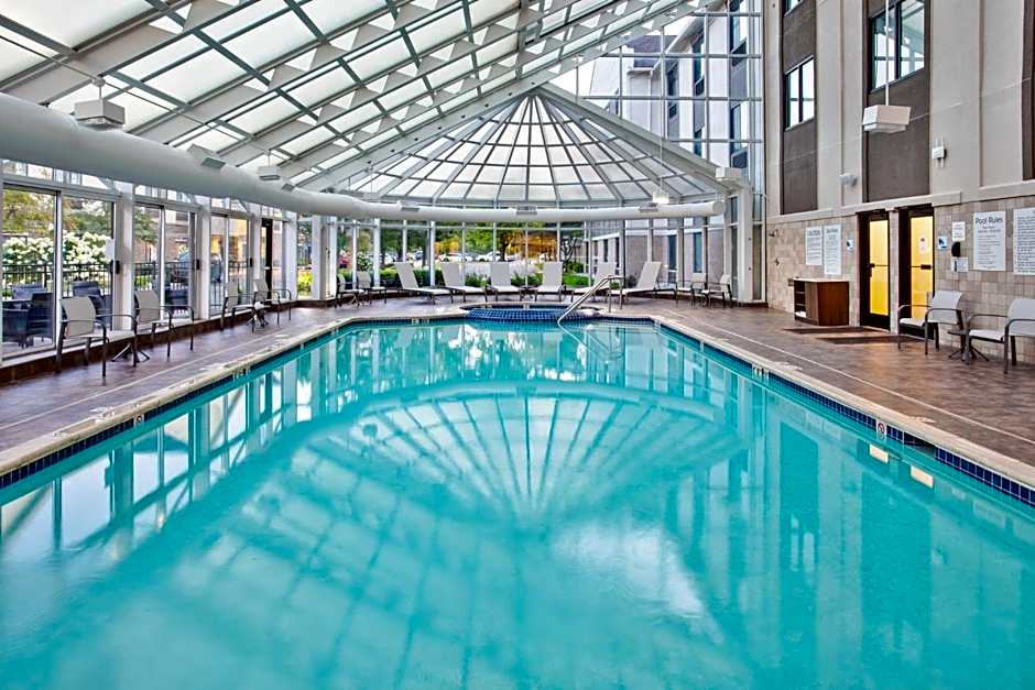 Holiday Inn Express Hotel & Suites - Belleville Area By IHG