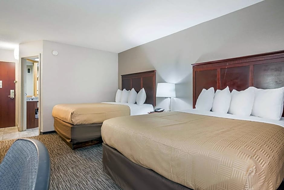 Clarion Inn and Suites Airport
