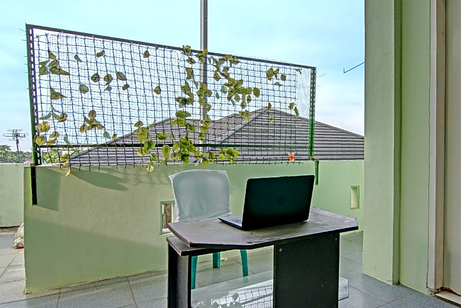 SPOT ON 91918 Najla Guest House Syariah