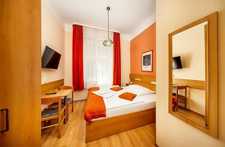 Hotel Golden City Garni
