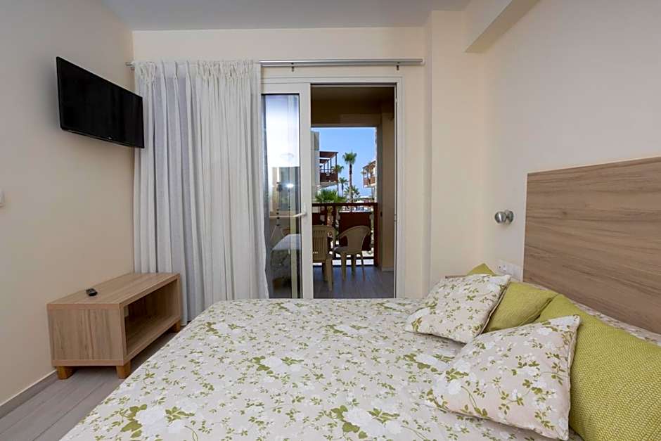 Ilian Beach & Apartments