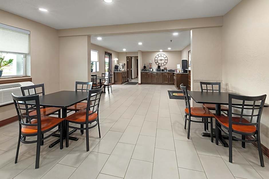 Super 8 by Wyndham Summersville