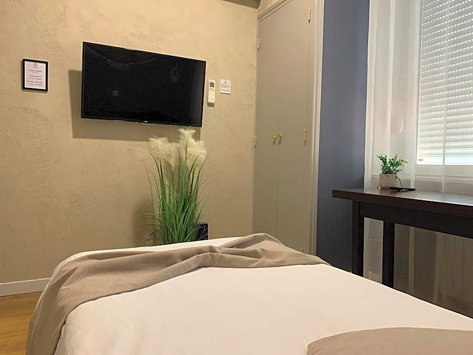 L'EMBLEME - BOUTIQUE HOTEL