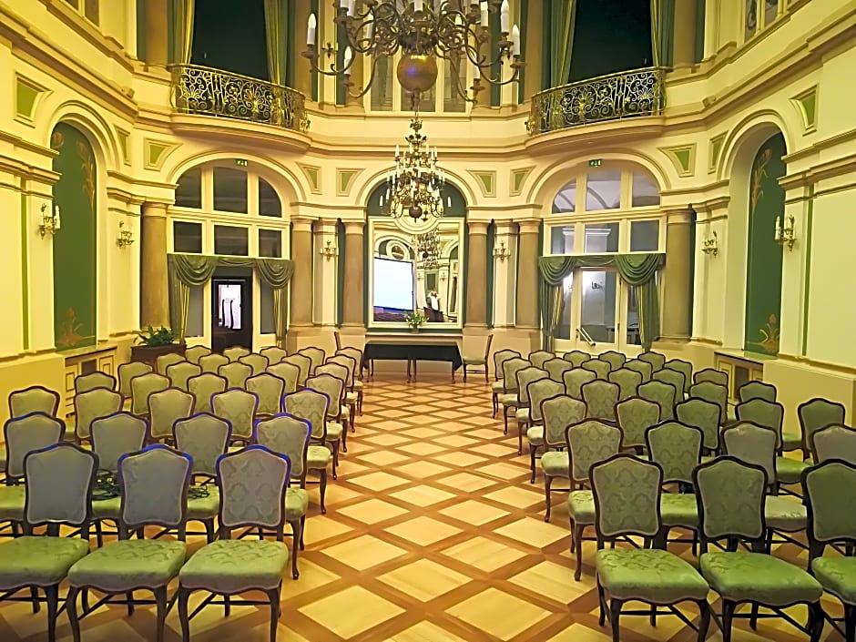 Grand Hotel