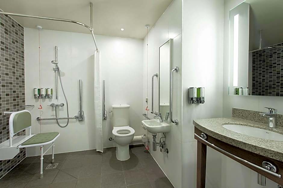 Hampton By Hilton Hamilton Park