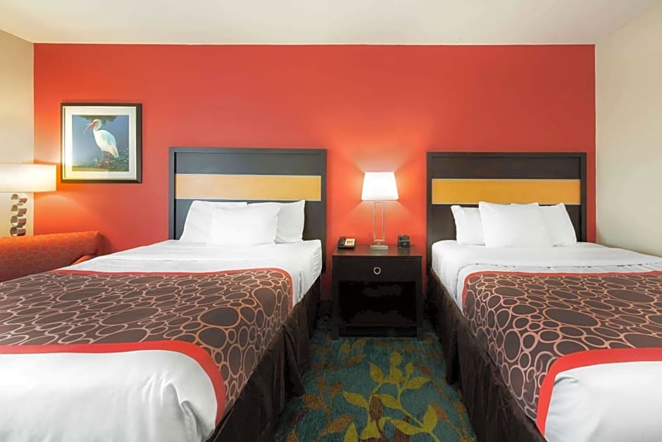 La Quinta Inn & Suites by Wyndham Leesville Fort Polk