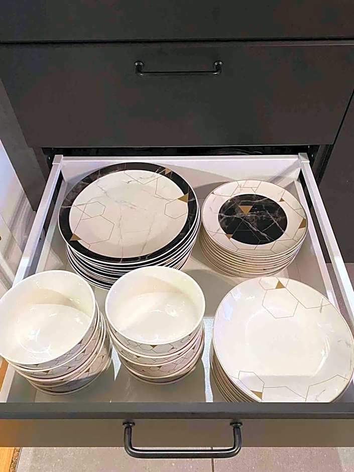 Luxury Penthouse Jacuzzi, Pool Table, Bbq & Desks