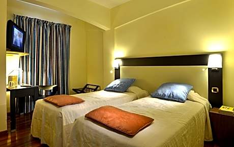 Twin Room with Bath