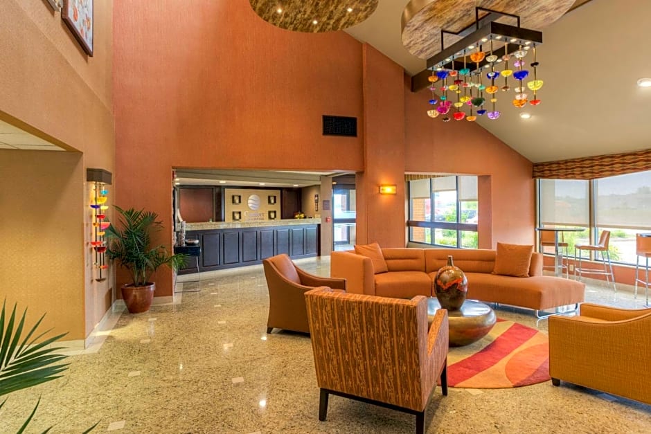 Comfort Inn & Suites Evansville Airport