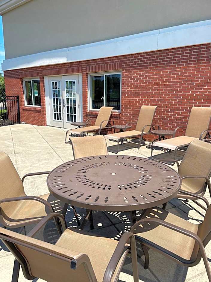 Holiday Inn Express & Suites Niagara Falls By IHG