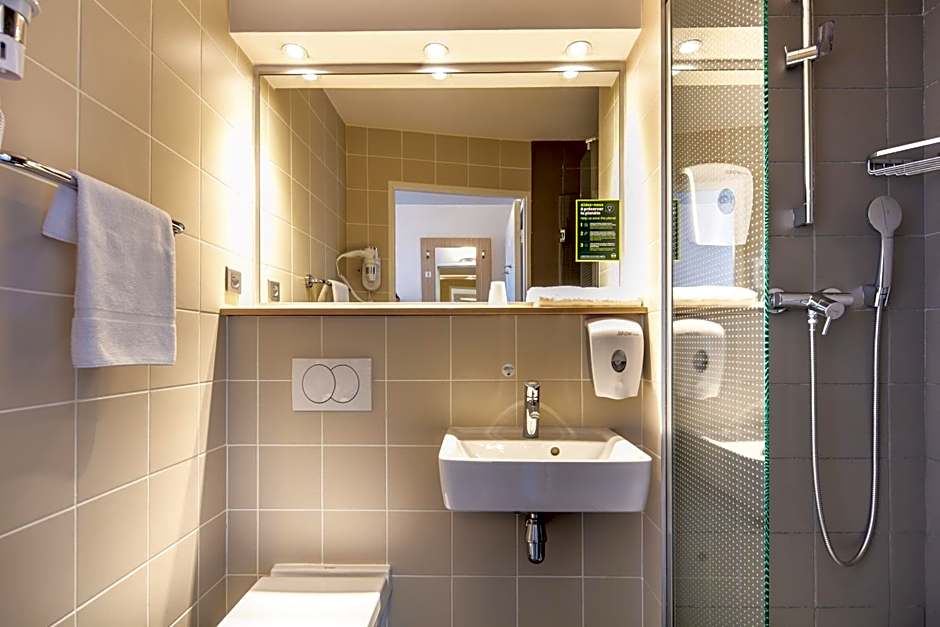 B&B HOTEL Lyon Aéroport Saint-Quentin-Fallavier