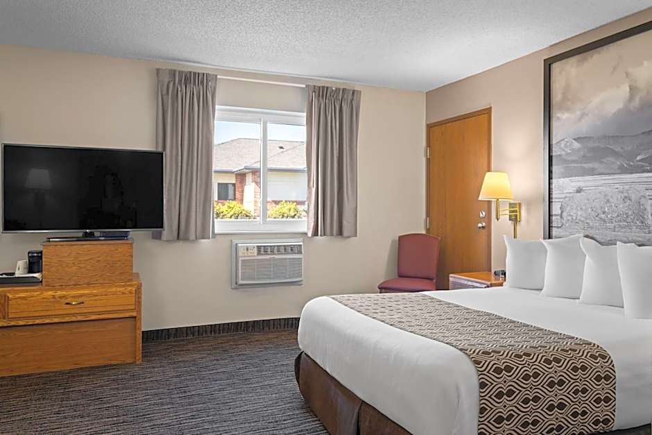 Super 8 by Wyndham Lewistown