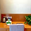 Vatica Jieshou City New Passenger Transport Center Hotel