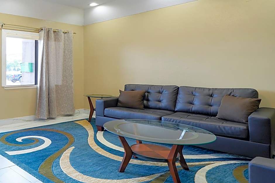 Budget Inn by Oyo San Augustine