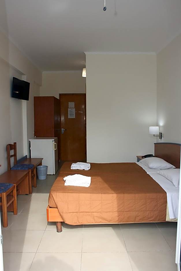 Foto 1 daripada 5 — 1 Double Bed or 2 Beds