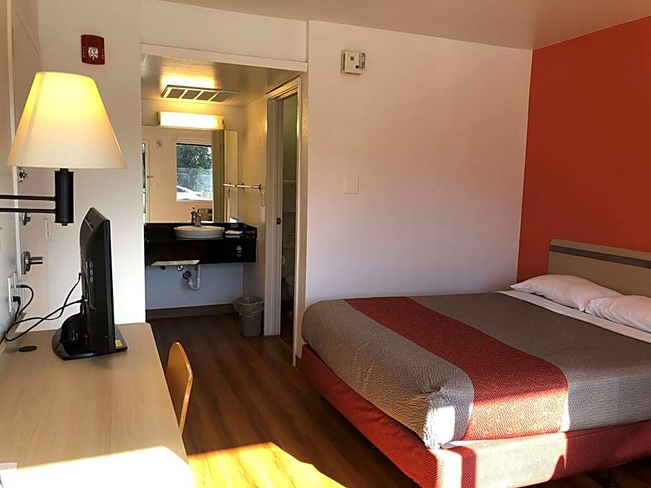 Motel 6 Nashville - Goodlettsville