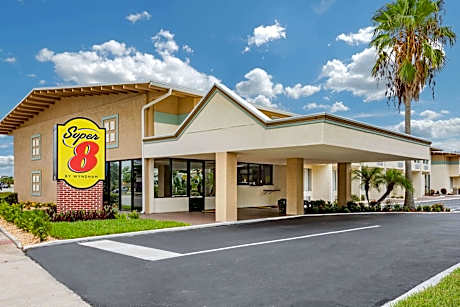 Super 8 by Wyndham Melbourne