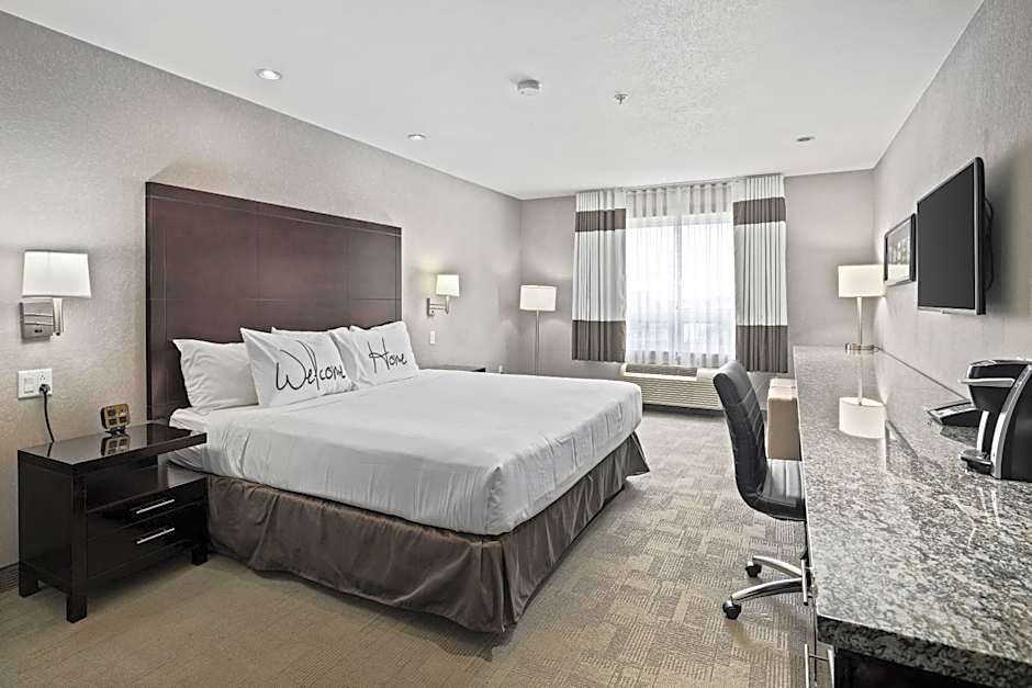 Home Inn & Suites Regina Airport