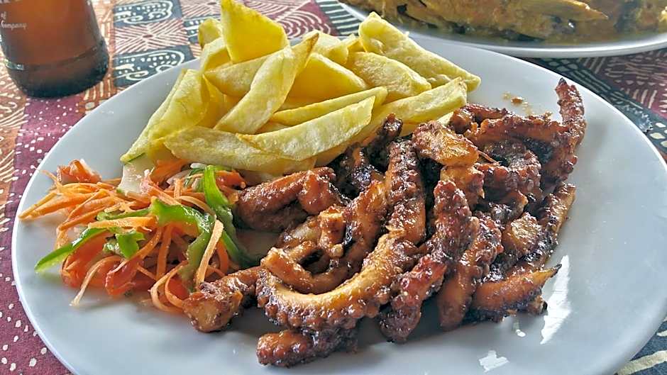 Kivulini Lodge and Restaurant