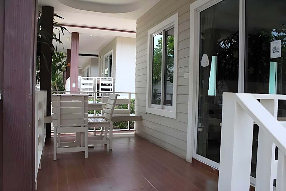 Bee Orchid Pool Villa