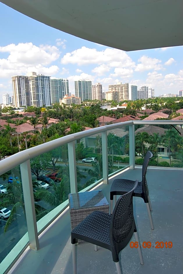 Ocean Reserve Piso 7 STR-310